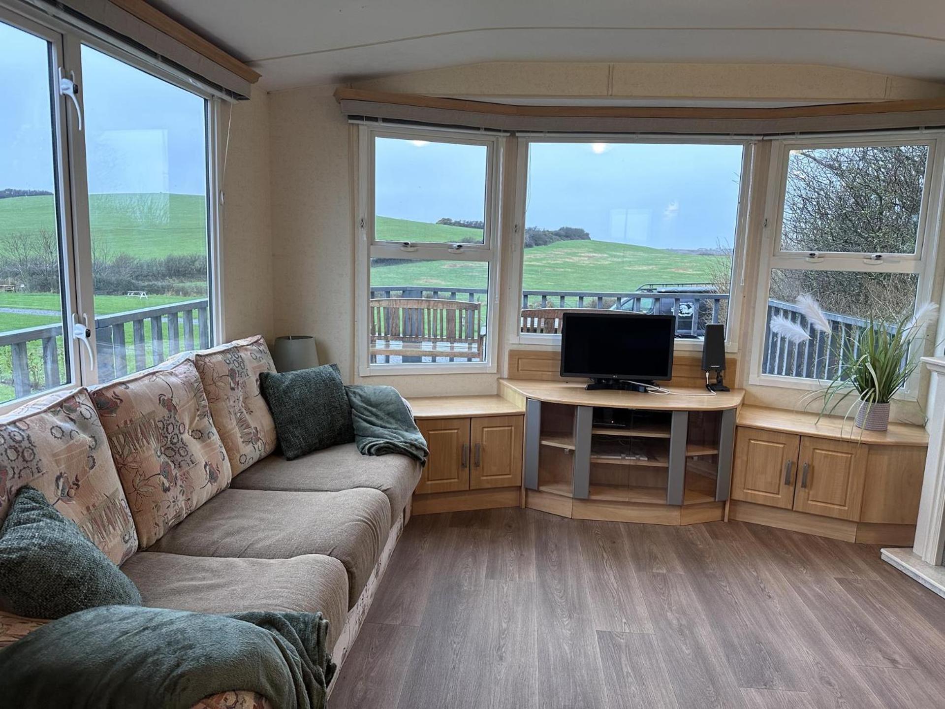 Captivating 2-Bed Static Caravan In Holyhead Llanfachraeth المظهر الخارجي الصورة